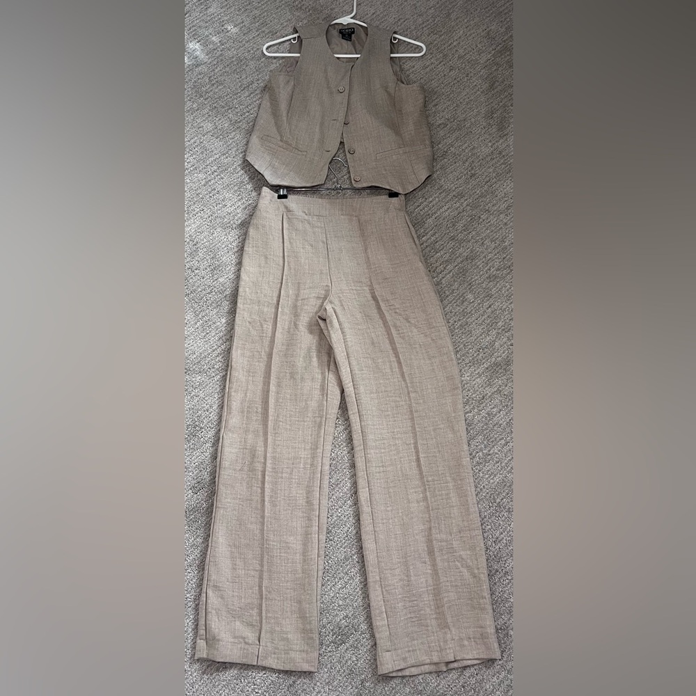 Soho Two-Piece Pantsuit in Light Taupe